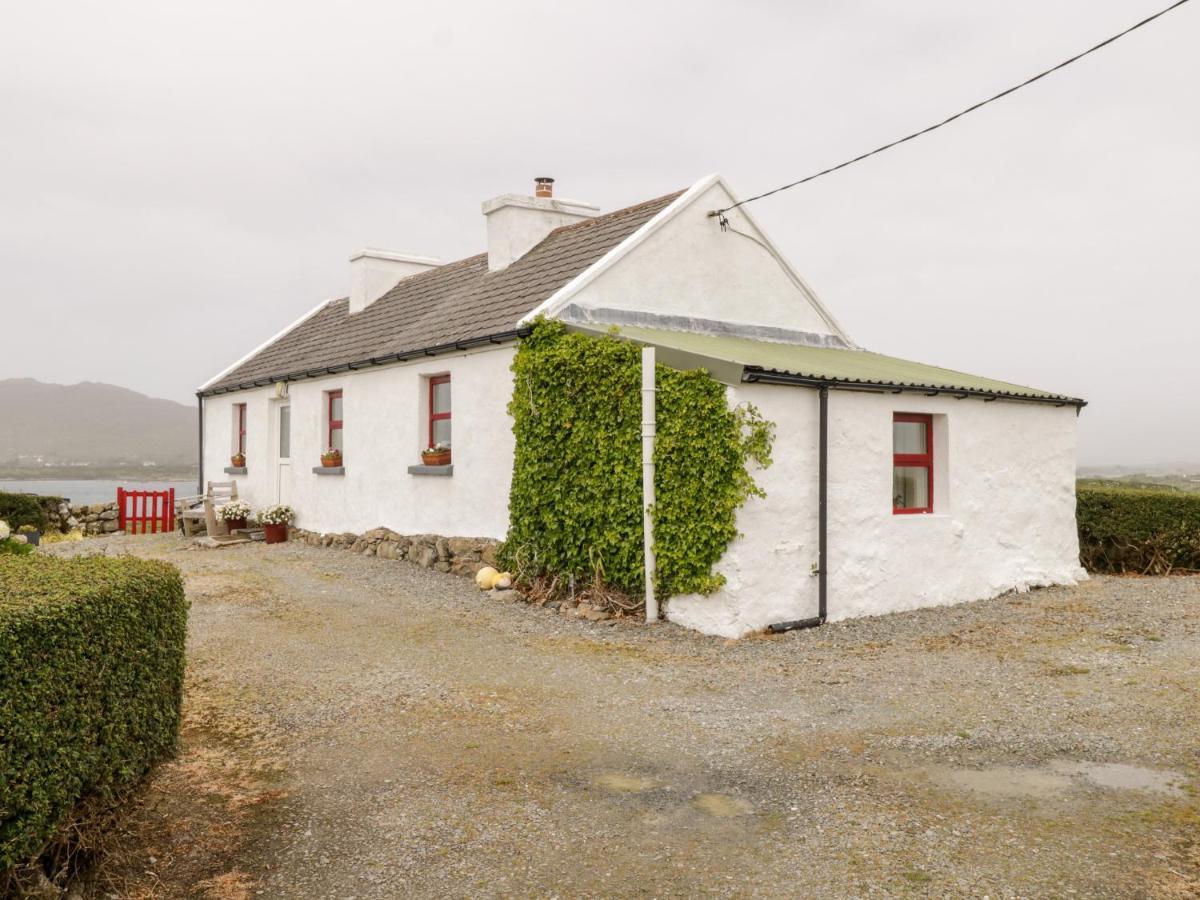 The White House Villa Roundstone Luaran gambar